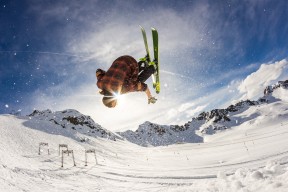 中国足球青少年足球文化节成功举办，中国青少年足球校园足球