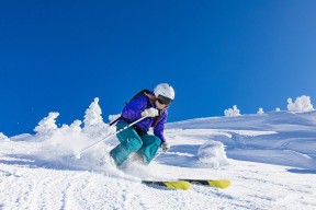 字母哥篮板抢夺积极展现统治力，字母哥篮板能力