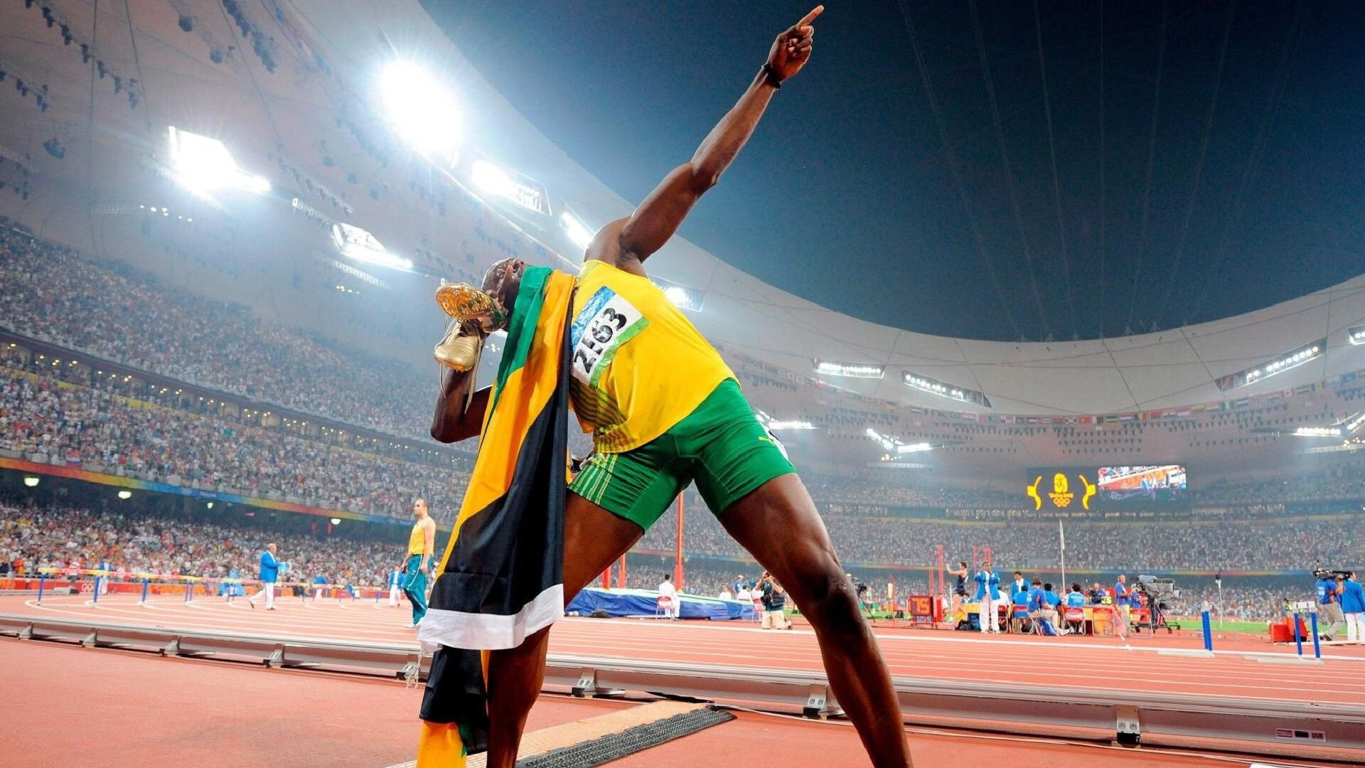 世界足球名宿来华推动青训合作，世界足坛十大青训营